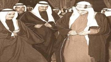 صورة نادرة للملك فيصل مع أمير الكويت صورة نادرة للملك فيصل مع أمير الكويت