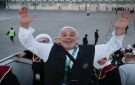 بعد سنوات من التوقف.. الخطوط الجوية السورية تعاود نقل الحجاج إلى الديار المقدسة (صور)