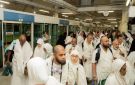 الحجاج يتدفقون إلى عرفات لأداء ركن الحج الأعظم