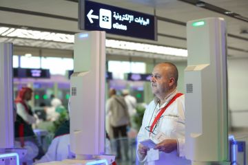  البوابات الإلكترونية خدمة ذاتية لتسهيل مغادرة ضيوف الرحمن عبر المطارات الدولية
