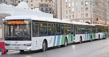 حافلات المدينة تربط الزوار بجبل أحد ووادي مهزور حافلات المدينة تربط الزوار بجبل أحد ووادي مهزور