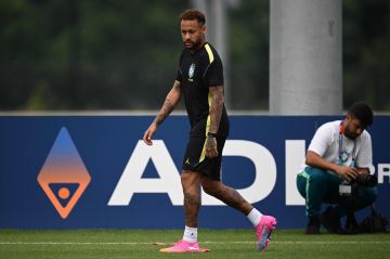 رئيس البرازيل: نيمار أول لاعب في منتخب يعمل من المنزل رئيس البرازيل: نيمار أول لاعب في منتخب يعمل من المنزل