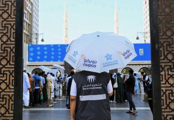 مظلات وثلج لحماية الحجاج في المدينة مظلات وثلج لحماية الحجاج في المدينة