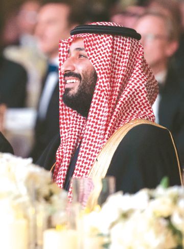 بندر الجلعود.. حين يكتب الضوء تاريخ الوطن