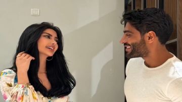 أحمد السالم يهنئ ملكة كابلي بشراء منزل جديد أحمد السالم يهنئ ملكة كابلي بشراء منزل جديد