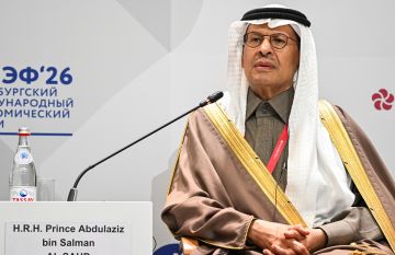 الأمير عبد العزيز بن سلمان: 30 اتفاقية للتعاون بين روسيا والسعودية سيتم توقيعها في منتدى بطرسبورغ الأمير عبد العزيز بن سلمان: 30 اتفاقية للتعاون بين روسيا والسعودية سيتم توقيعها في منتدى بطرسبورغ