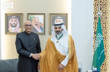 وزير الاتصالات وتقنية المعلومات يتقلد وسام هلال باكستان المدني 