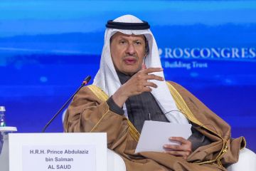 وزير الطاقة السعودي: شراكتنا مع روسيا صمدت أمام الأزمات وسنبقى معا حتى يفرقنا الموت وزير الطاقة السعودي: شراكتنا مع روسيا صمدت أمام الأزمات وسنبقى معا حتى يفرقنا الموت
