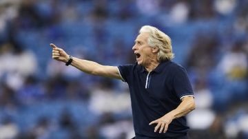 جيسوس يرحب بتدريب المنتخب السعودي جيسوس يرحب بتدريب المنتخب السعودي
