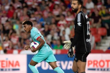 مدرب منتخب إسبانيا يكشف موقف لامين يامال من مباراة السعودية