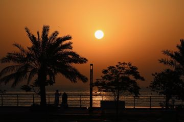 ظاهرة النينيو تلوح بصيف أكثر حرارة في المملكة وزيادة فرص هطول الأمطار