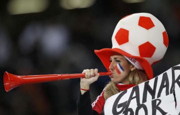 الفيفا يحظر أبواق الفوفوزيلا في ملاعب كأس العالم