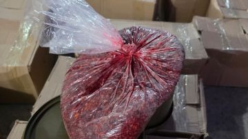 إغلاق موقع مخالف في جدة وإتلاف 1330 كيلوجراما من التبغ إغلاق موقع مخالف في جدة وإتلاف 1330 كيلوجراما من التبغ