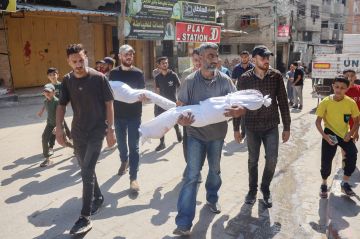 استشهاد تسعة فلسطينيين في قصف إسرائيلي على مدينة غزة استشهاد تسعة فلسطينيين في قصف إسرائيلي على مدينة غزة