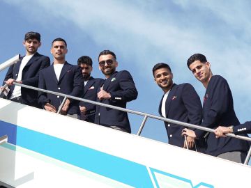 منتخب إيران يغادر إلى المكسيك مع اندلاع أزمة حول التأشيرات الأميركية