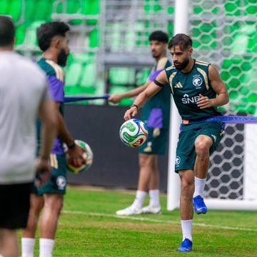 المنتخب السعودي يواصل تحضيراته لمواجهة الأورجواي المنتخب السعودي يواصل تحضيراته لمواجهة الأورجواي
