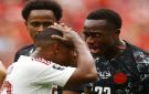 الفيفا يوقف لاعب قطر عاصم مادبو 5 مباريات