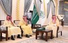 فواز بن سلطان يسلم شهادة الامتثال لمنشآت التدريب التقني والمهني بالطائف