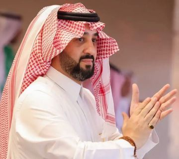 خالد الغامدي رئيس النادي الأهلي يعلن استقالته من منصبه