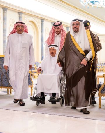 أمير القصيم يطمئن على صحة محمد السابق أمير القصيم يطمئن على صحة محمد السابق