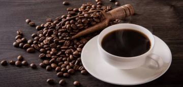 خبراء يحذرون من تناول القهوة السوداء والفواكه والحليب على معدة فارغة خبراء يحذرون من تناول القهوة السوداء والفواكه والحليب على معدة فارغة