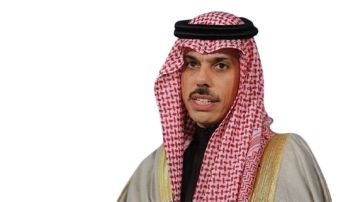وزير الخارجية ونظيره الكويتي يبحثان التطورات وزير الخارجية ونظيره الكويتي يبحثان التطورات
