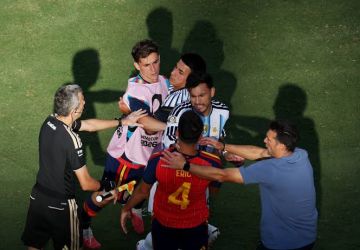 (فيفا) يفتح تحقيقا في أحداث ما بعد نهائي كأس العالم 2026
