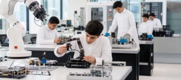 إطلاق مدرسة الموهوبين للصناعات المتقدمة بالقصيم إطلاق مدرسة الموهوبين للصناعات المتقدمة بالقصيم