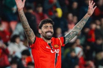 البرتغالي سيلفا في طريقه إلى النصر البرتغالي سيلفا في طريقه إلى النصر