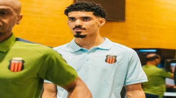 الرياض يوافق على بيع عقدي السياحي وهارون الرياض يوافق على بيع عقدي السياحي وهارون
