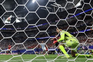مصطفى شوبير: نشعر بحزن شديد مصطفى شوبير: نشعر بحزن شديد