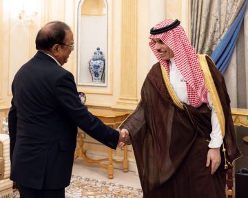 وزير الخارجية يستقبل مستشار الأمن الوطني الهندي