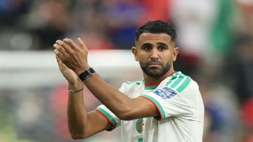 رياض محرز يعلن اعتزاله اللعب دوليا رياض محرز يعلن اعتزاله اللعب دوليا