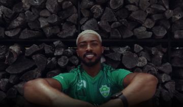 الأهلي يعلن تعاقده مع نايف مسعود لاعب الفتح الأهلي يعلن تعاقده مع نايف مسعود لاعب الفتح