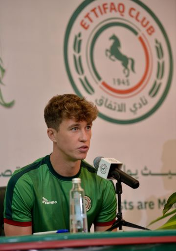 الاتفاق يجدد عقد جاك هيندري لمدة موسمين الاتفاق يجدد عقد جاك هيندري لمدة موسمين