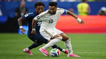 الهلال يمنح لاعبيه الدوليين إجازة 18 يوما الهلال يمنح لاعبيه الدوليين إجازة 18 يوما