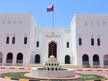عمان تؤكد ضرورة تجنب التصعيد بالبحر الأحمر عمان تؤكد ضرورة تجنب التصعيد بالبحر الأحمر