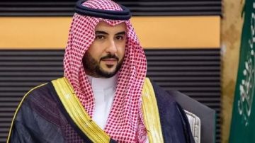 وزير الدفاع يعزي هاتفيا رئيس مجلس الوزراء القطري في وفاة الشيخ حمد بن خليفة آل ثاني وزير الدفاع يعزي هاتفيا رئيس مجلس الوزراء القطري في وفاة الشيخ حمد بن خليفة آل ثاني