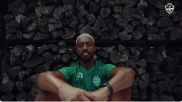 الأهلي يعلن التعاقد مع نايف مسعود.. فيديو الأهلي يعلن التعاقد مع نايف مسعود.. فيديو