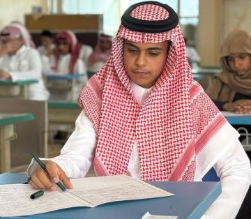 أنتم ثمرة مدارسنا وقادة الغد.. ورؤية 2030 تنتظر إبداعكم أنتم ثمرة مدارسنا وقادة الغد.. ورؤية 2030 تنتظر إبداعكم