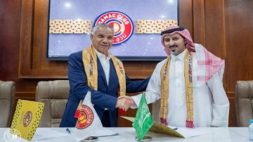 ضمك يتعاقد رسميا مع المدرب عبدالرزاق الشابي ضمك يتعاقد رسميا مع المدرب عبدالرزاق الشابي