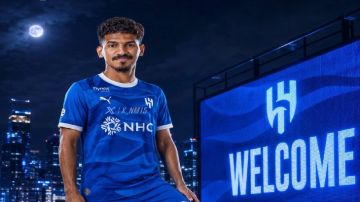 الهلال يضم محزري لثلاثة مواسم
