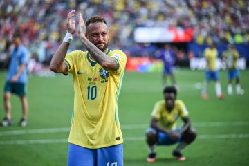 نيمار يعلن اعتزاله اللعب دوليا : انتهى وقتي مع البرازيل نيمار يعلن اعتزاله اللعب دوليا : انتهى وقتي مع البرازيل