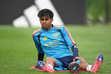 مشاركة لامين يامال في نهائي كأس العالم محل شك مشاركة لامين يامال في نهائي كأس العالم محل شك
