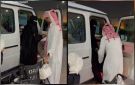 العنود اليوسف توثق اهتمام زوجها بها عقب الولادة.. فيديو - sa