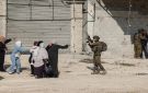 الاحتلال يعتقل 24 فلسطينيا بالضفة