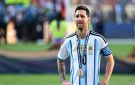 ميسي يبتعد عن الملاعب مؤقتا بعد تعرض والده لوعكة صحية