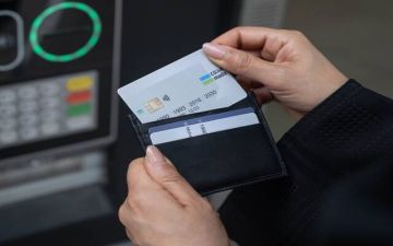 إنفاق المستهلكين بالمملكة عبر نقاط البيع ينخفض إلى 14.2 مليار ريال خلال أسبوع إنفاق المستهلكين بالمملكة عبر نقاط البيع ينخفض إلى 14.2 مليار ريال خلال أسبوع