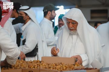 سوق التمور بالمذنب ينطلق باستقبال أكثر من 50 صنفا من إنتاج مزارع المحافظة سوق التمور بالمذنب ينطلق باستقبال أكثر من 50 صنفا من إنتاج مزارع المحافظة