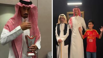 تيجاني رايندرز يظهر بالثوب والشماغ بعد توقيعه مع القادسية.. فيديو تيجاني رايندرز يظهر بالثوب والشماغ بعد توقيعه مع القادسية.. فيديو
